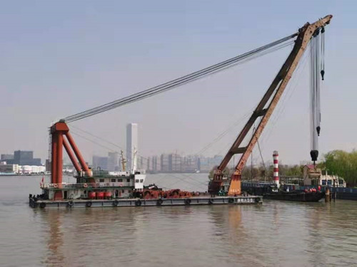 上海海事趸船拆除、安装工程有序推进