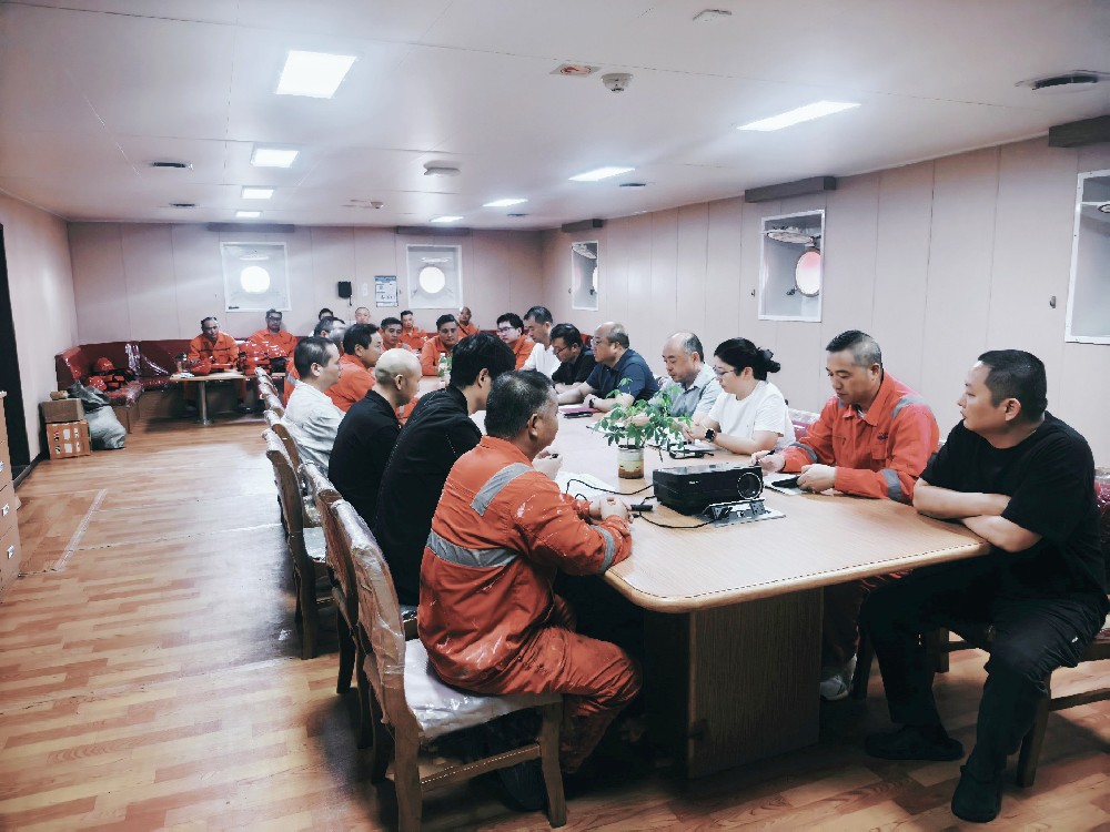 人人讲安全 个个会应急 | 总经理带队登船督查，筑牢海上安全防线！